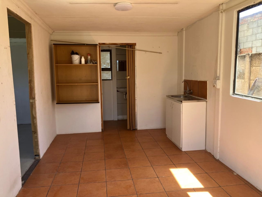 To Let 1 Bedroom Property for Rent in Retief Eastern Cape